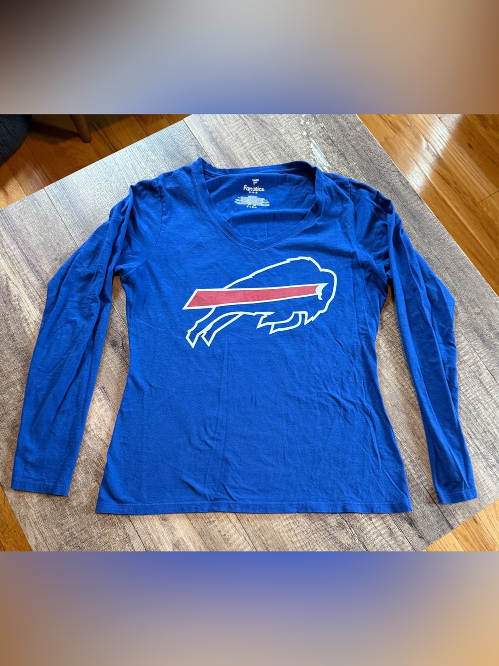 Fanatics Women’s Royal Blue Buffalo Bills Long Sleeve Logo Tee. Medium.